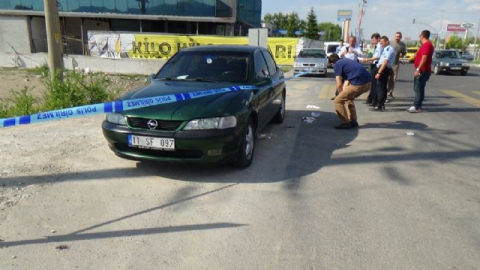 Eşini ve kayınbiraderini vurdu