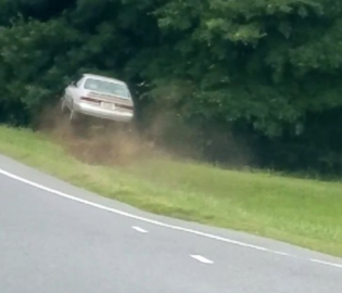 Otomobil böyle uçtu