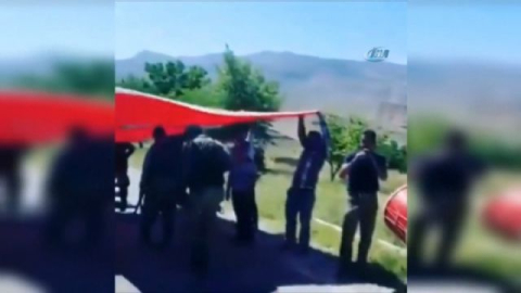 Kahraman komandolara davullu zurnalı karşılama