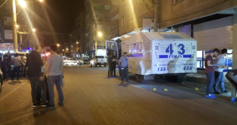 Diyarbakır'da TOMA'ya patlayıcılı saldırı