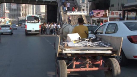 E-5'te at arabalı tehlikeli yolculuk kamerada