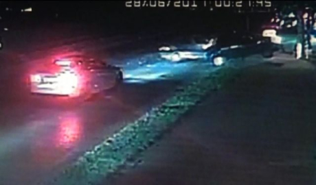 Kaza yapan araç mahalleye dalınca panik yaşandı