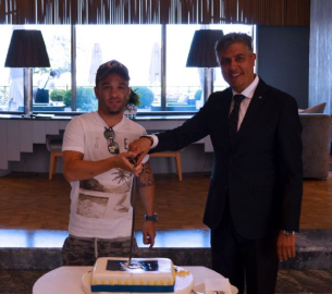 Valbuena'ya hoşgeldin pastası