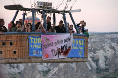 Kapadokya semalarında sürpriz evlilik teklifi