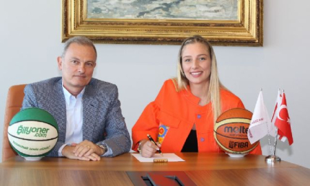 Cansu Köksal Yakın Doğu Üniversitesi'nde