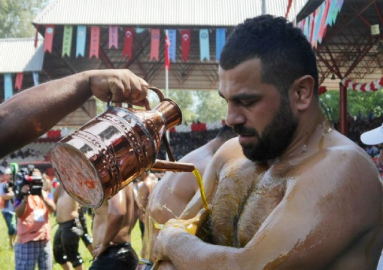 Kırkpınar pehlivanları 2 ton zeytin yağıyla yağlanacak