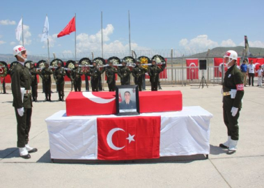 Bingöllü şehit son yolculuğuna uğurlandı