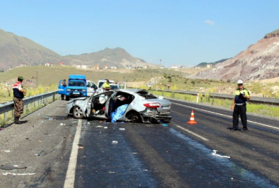 Kayseri'de feci kaza: 2 ölü, 3 ağır yaralı