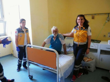 Bir telefonla hiç düşünmeden 2 ülke geçtiler