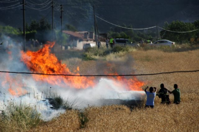 Akaryakıt istasyonu yakınında korkutan yangın