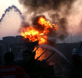 Boya fabrikasında korkutan yangın