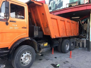 Karayolları aracı markete girdi