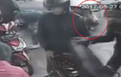 Çocuğu böyle ezdi