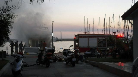 Kuşadası'nda lüks yatta yangın