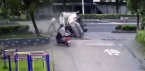 Ölüm böyle teğet geçti