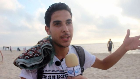 Sıcaktan bunalan Gazzeliler denize akın etti