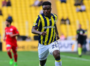 Emenike Olympiakos yolcusu