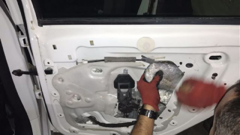 Aracın kaportasında 40 kilo esrar ele geçirildi