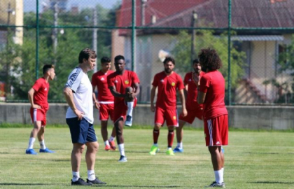 Ertuğrul Sağlam futbolcularına göz açtırmıyor