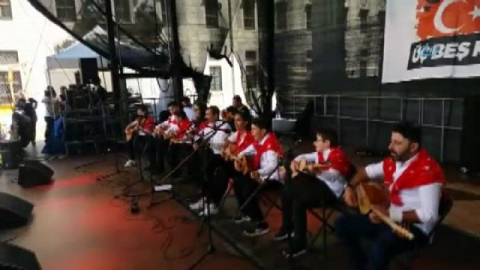 Almanya'da sahneden indirilen öğrenciler o anları anlattı