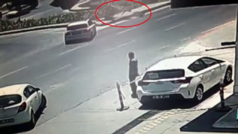 İstanbul'da feci motosiklet kazası kamerada