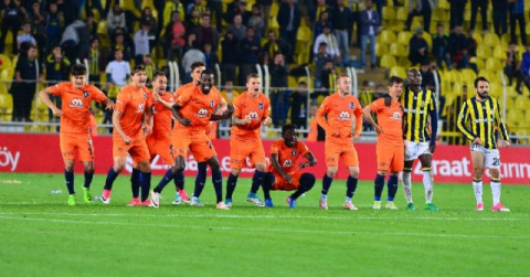 Başakşehir'de defans dağıldı