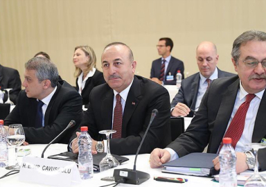 Çavuşoğlu Yunan bakana haddini bildirdi