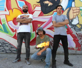 Şehrin sokakları güzelleşsin diye duvarları ücretsiz boyuyorlar