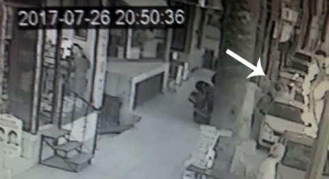 5. kattan otomobilin üzerine böyle düştü