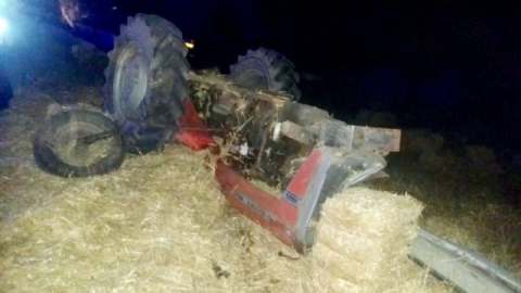 Tır ile traktör çarpıştı: 5 yaralı