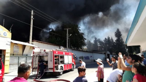 Antalya'da Festival Çarşısı'nda yangın