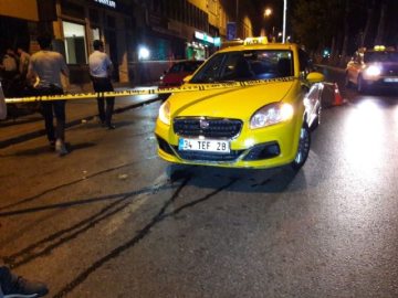 Şişli'de yolun karşısına geçmek isteyen kadın canından oldu