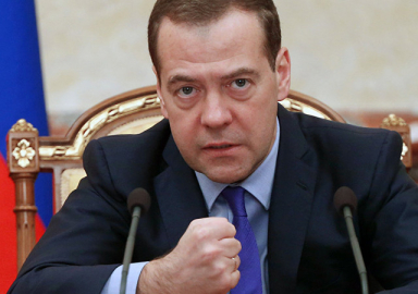 Rusya Başbakanı Medvedev: ABD ticaret savaşı ilan etti