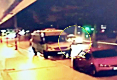 Taksi kadını böyle ezdi