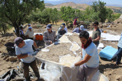 1600 yıllık mozaik yerinden kaldırıldı