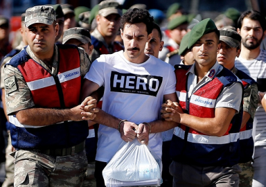 FETÖ'cülerin giyeceği tek tip kıyafetin rengi belli oldu!