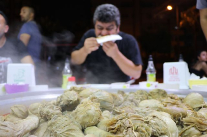 Sabaha kadar şırdan yiyorlar