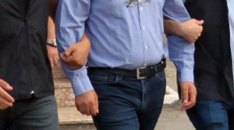 İzmir'de terör örgütlerine darbe: 22 gözaltı