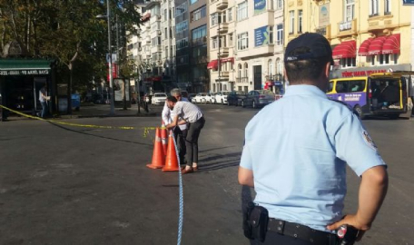 Taksim'de şüpheli çanta paniğe neden oldu