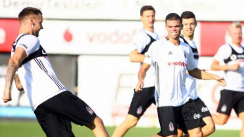 Medel Beşiktaş'la ilk antrenmanına çıktı