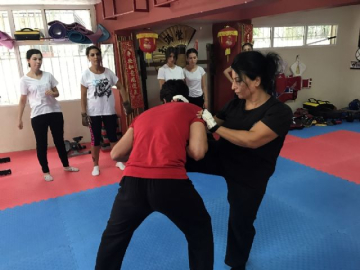 Bu kadınlara 'dokunan' yandı