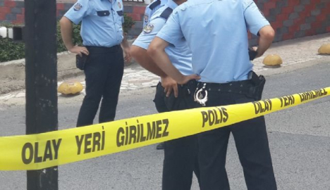 İstanbul'da silahlı gasp: Bekçiyi bacağından vurdular