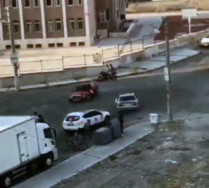 Cadde ortasında drift yapan magandalar tehlike saçtı