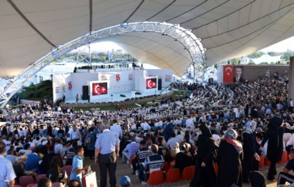 AK Parti 16. kuruluş yıl dönümü etkinliklerinde AK şarkılar