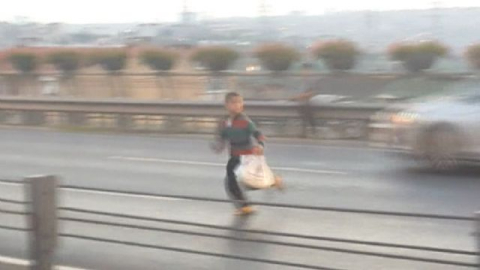 E5'te mendil satan çocukların ölümle dansı