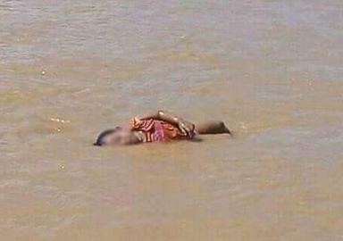 Arakan'da yürek burkan görüntü! Bir Aylan bebek vakası daha...