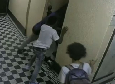 3 genç adamı böyle gasp etti