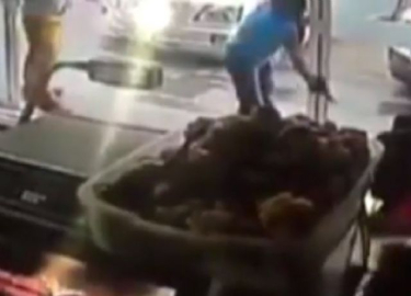 Silahlı saldırganlar dehşet saçtı