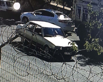 Mezarlık ziyaretine gelenleri soydu