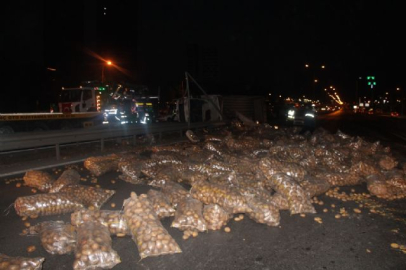 E-5'te patates yüklü kamyonet devrildi: 2 yaralı